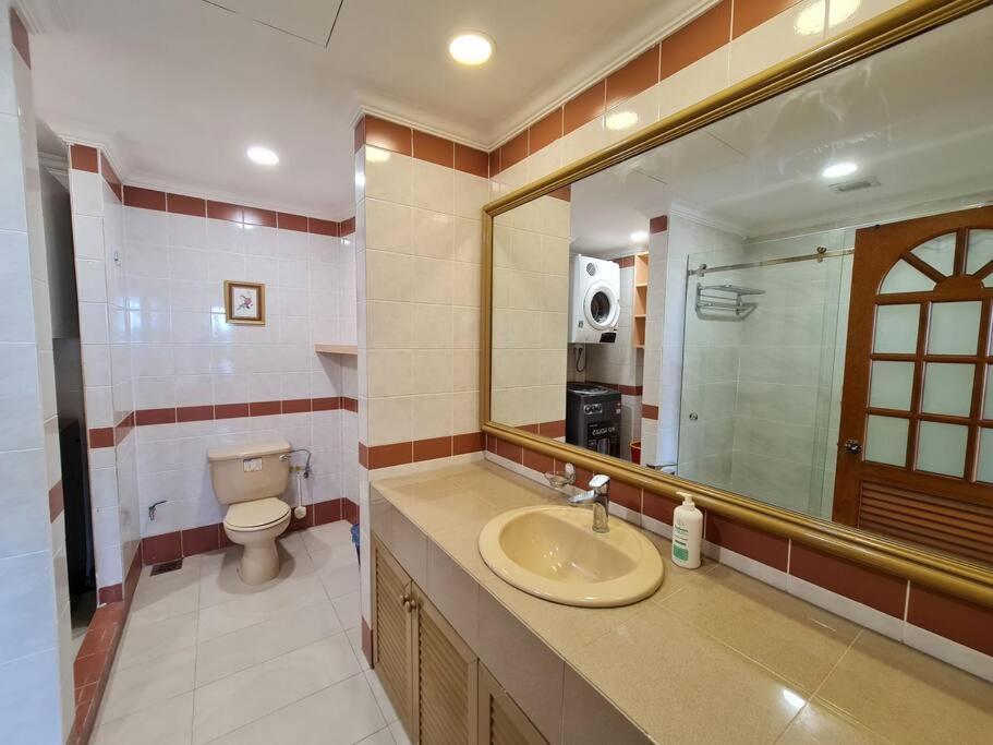 Lovely Waterfront Riverbank Suite With Pool クチン エクステリア 写真